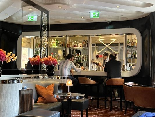 American Bar by null