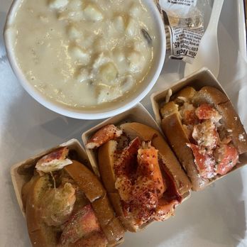 Luke's Lobster Downtown Crossing - Lobster rolls sampler: truffle butter, spicy, regular and clam chowder - Seafood Near Me - Boston, Massachusetts Luke's Lobster Downtown Crossing - Lobster rolls sampler: truffle butter, spicy, regular and clam chowder - Seafood Near Me - Boston, Massachusetts