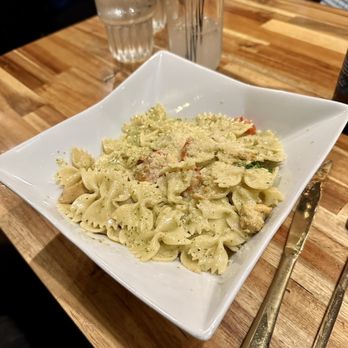 Estella - Chicken Pesto Creme & Farfalle - American Near Me - Boston, Massachusetts