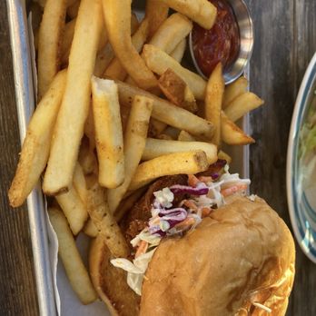 Canyon Club Brewery - Fried Chicken sandwich - Breweries Near Me - Moraga, California