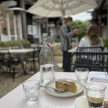 Bettina - Olive Italian cake with properly made espresso macchiato Italia Vera - Pizza Near Me - Santa Barbara, California Bettina - Olive Italian cake with properly made espresso macchiato Italia Vera - Pizza Near Me - Santa Barbara, California