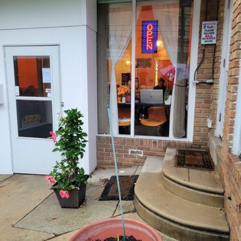 Anchan Thai Cuisine - Thai Near Me - Bala Cynwyd, Pennsylvania