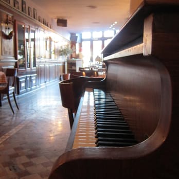 La Piazza - PIANO - Italian Near Me - Marseille, 13