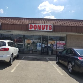 Donut Palace - Store front - Donuts Near Me - Duncanville, Texas