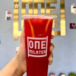 One Milk Tea - Sacramento - Strawberry Fruit Tea with lemon slices and crystal boba
