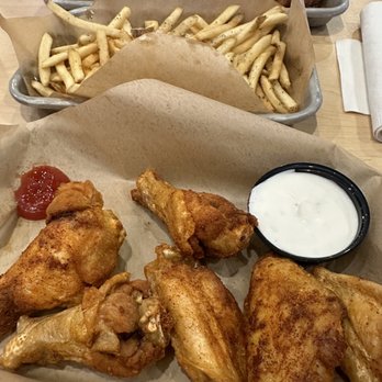 Buffalo Wild Wings - Chipotle bbq - Chicken Wings Near Me - Austin, Texas