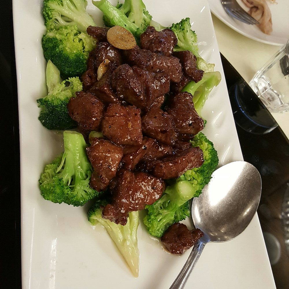 Phoenix Restaurant - Beef Tenderloin Cube with Broccoli - Dim Sum Near Me - Chicago, Illinois Phoenix Restaurant - Beef Tenderloin Cube with Broccoli - Dim Sum Near Me - Chicago, Illinois