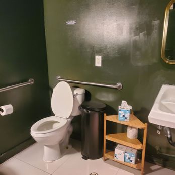 Limonada Bar + Brunch - Clean bathroom - Breakfast & Brunch Near Me - Miami Beach, Florida