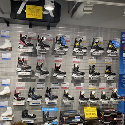 Ultimate Skate & Hockey - Hockey skates selection