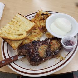 D'oldhams Epic Cafe - Steak, poached eggs