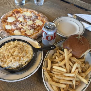 The Mulberry - margarita pizza, mulberry burger, mac and cheese - American Near Me - Philadelphia, Pennsylvania The Mulberry - margarita pizza, mulberry burger, mac and cheese - American Near Me - Philadelphia, Pennsylvania