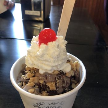 Leones' Creamery - Classic Sundae $5.50 - Ice Cream & Frozen Yogurt Near Me - Spearfish, South Dakota