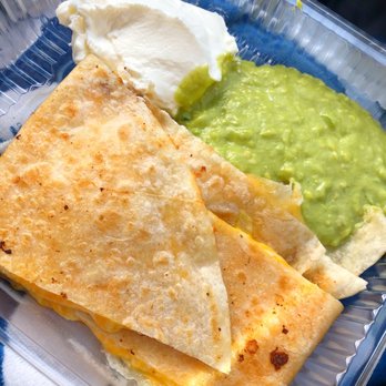 Rosa's Restaurant - Quesadilla with Sour Cream and Guacamole - Mexican Near Me - Hermosa Beach, California