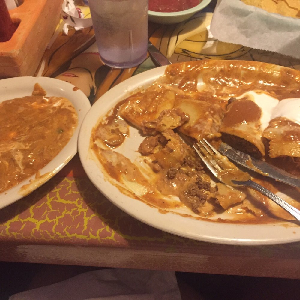 Insane over-abundance of sauce (the pic on the left is a FULL plate of extra sauce).