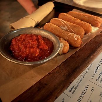 Gilt Bar - New American Near Me - Chicago, Illinois