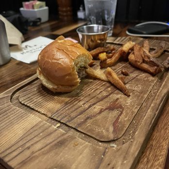 Marlow's Tavern - Gastropubs Near Me - Duluth, Georgia