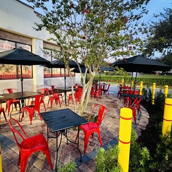V Pizza - Great location! - Pizza Near Me - Orlando, Florida V Pizza - Great location! - Pizza Near Me - Orlando, Florida