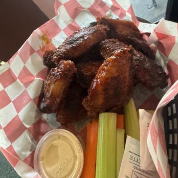 Rack'em Pub & Billiards - Wings - Pool Halls Near Me - Matthews, North Carolina Rack'em Pub & Billiards - Wings - Pool Halls Near Me - Matthews, North Carolina