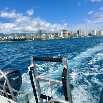 Island Splash Tours - Boat Tours Near Me - Honolulu, Hawaii