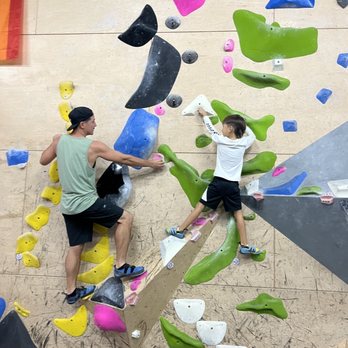 Volcanic Rock Gym - Rock Climbing Near Me - Kailua, Hawaii