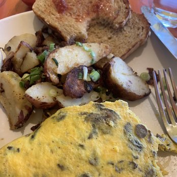 Simple Cafe - Mushroom omelette - Breakfast & Brunch Near Me - Lake Geneva, Wisconsin