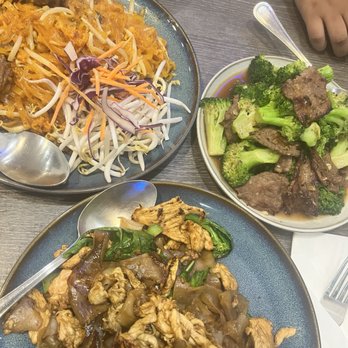 Cholada Thai Cuisine Long Beach - Pad See Ew, Pad Thai, and stir fry broccoli. - Thai Near Me - Long Beach, California Cholada Thai Cuisine Long Beach - Pad See Ew, Pad Thai, and stir fry broccoli. - Thai Near Me - Long Beach, California