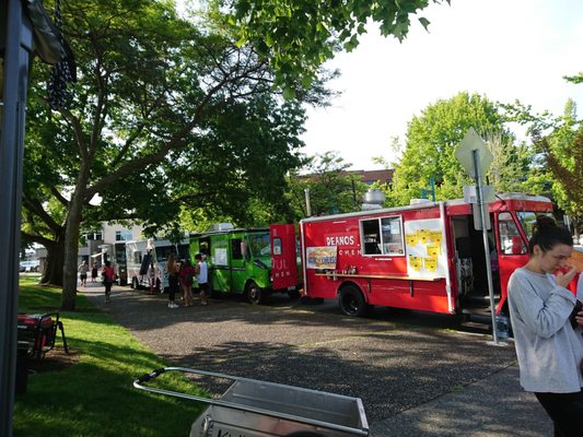 Kirkland Wednesday Market by null