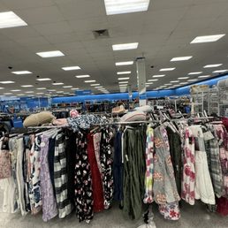 Does Ross Have Maternity Clothes: Affordable Styles for Moms-to-Be