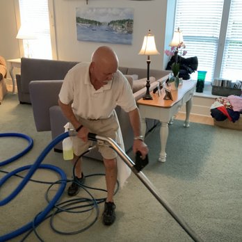 Monteith’s Carpet Cleaning - Dan in action - Carpet Cleaning Near Me