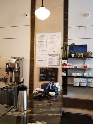 Café Humble Lion (McGill College) by null