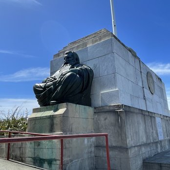 signal hill lookout - Landmarks & Historical Buildings Near Me