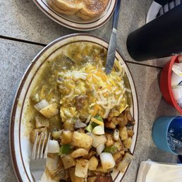 Chile verde omelette. Chile verde omelette.