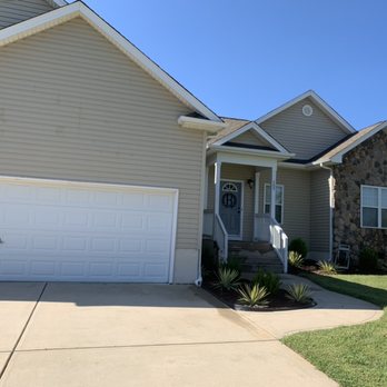 Exstream Power Washing - Soft washing Vinyl home that mould has grown on the right side - Pressure Washers Near Me Exstream Power Washing - Soft washing Vinyl home that mould has grown on the right side - Pressure Washers Near Me