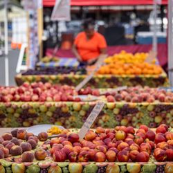 El Sobrante Farmer’s Market - Fruit at the Farmers Market!