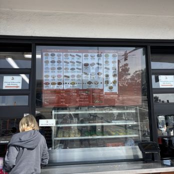 Randy's Donuts - Donuts Near Me - Inglewood, California