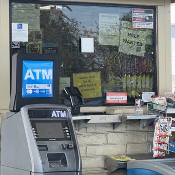 Speedway Express - What a freakin joke! There are two people in there, and a big pile up of cash customers - Gas Stations Near Me - Los Angeles, California