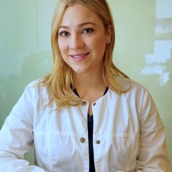 Modern American Dentistry - Manhattan Beach - Victoria Fisher, RDH - Dental Hygienist