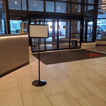 Des Moines Marriott Downtown - Hotels Near Me - Des Moines, Iowa