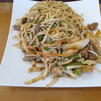Noodles & Dumplings - Combo beef, chicken, and shrimp over noodles - Noodles Near Me - El Paso, Texas Noodles & Dumplings - Combo beef, chicken, and shrimp over noodles - Noodles Near Me - El Paso, Texas