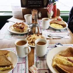 Gourmet Family Restaurant - Egg sammys and classic juke boxes.