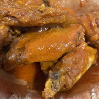 Duff's Famous Wings - American Near Me - Amherst, New York