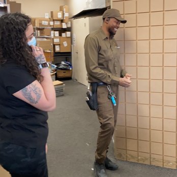 The UPS Store - One of the cashiers calls the police that I am without a mask next to her, her colleague is laughing at what is happening. - Shipping Centers Near Me - Brooklyn, New York