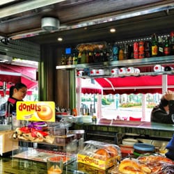 Kiosko Alhambra - Café y tostada. 18 grados. Al lío.