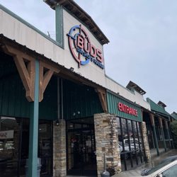Buds Gun Shop & Range - Cool gun shop!