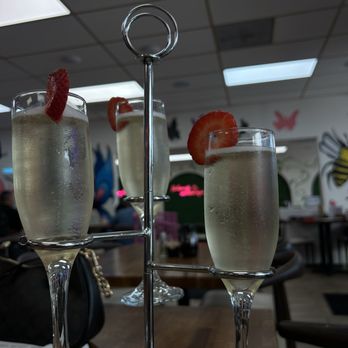 Madres Brunch - Breakfast & Brunch Near Me - Whittier, California Madres Brunch - Breakfast & Brunch Near Me - Whittier, California