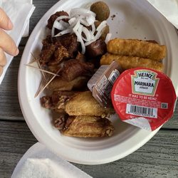 La Casita Amarilla - You call this a $39 sampler?