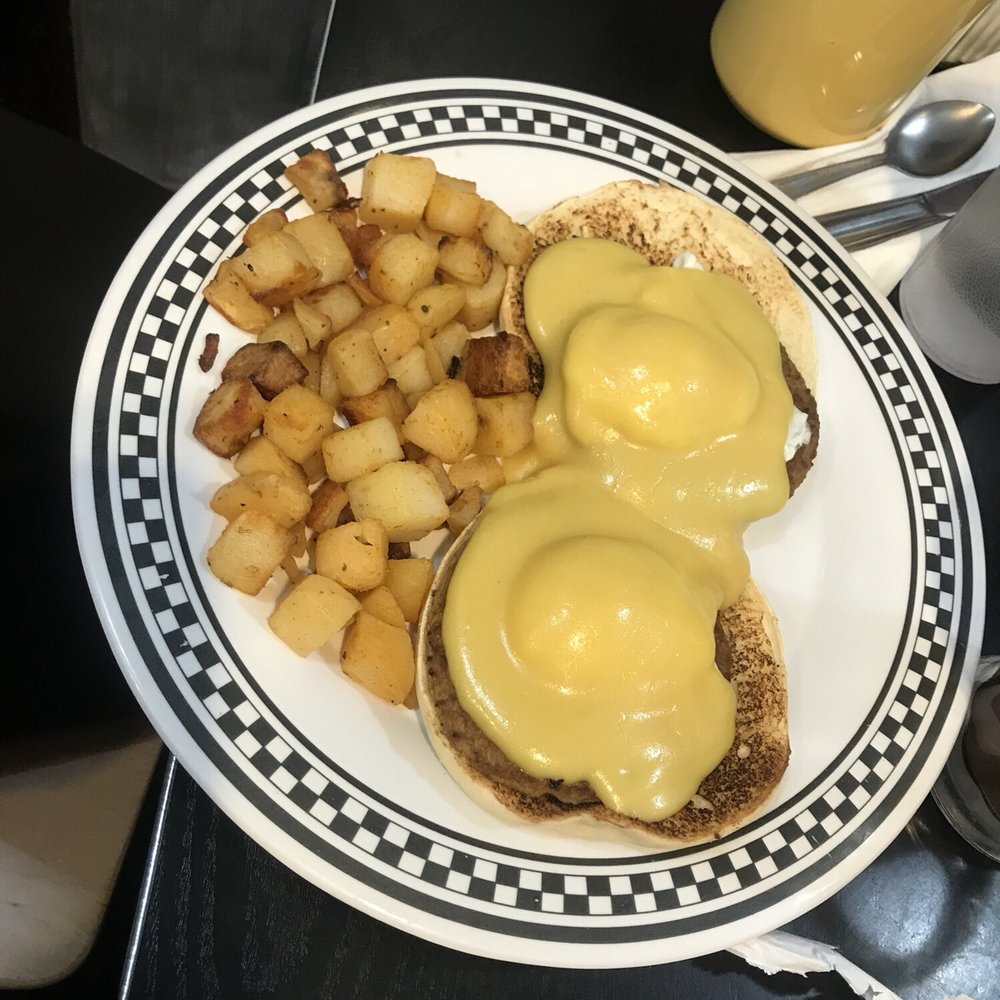Mel's Commonwealth Cafe - Breakfast & Brunch Near Me - Wayland, Massachusetts