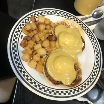 Mel's Commonwealth Cafe - Breakfast & Brunch Near Me - Wayland, Massachusetts
