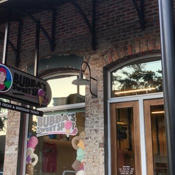 Bubbas Sweet Spot - Front of shop - Candy Stores Near Me - Pensacola, Florida