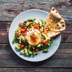 Skiffer Liuskaluoto - Skiffer Goat cheese salad